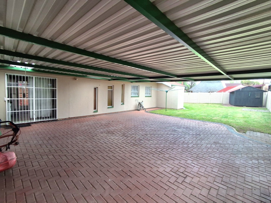 4 Bedroom Property for Sale in Vaalpark Free State